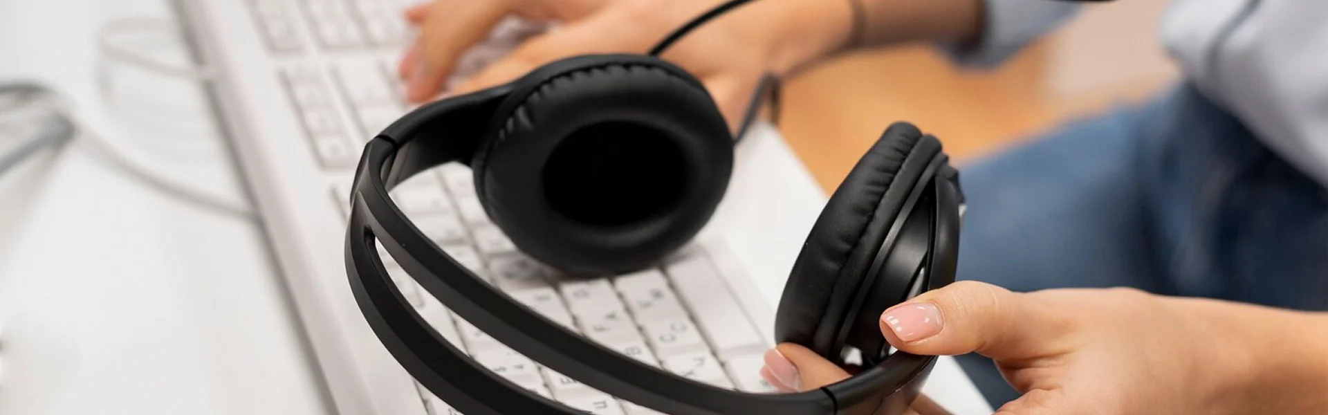 https://de.fushanpaper.com/wp-content/uploads/2025/09/contact_banner_bg.webp